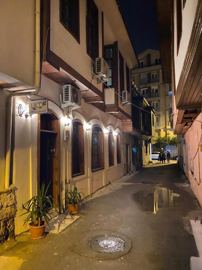 Lily Town Hotel Antalia Esterno foto
